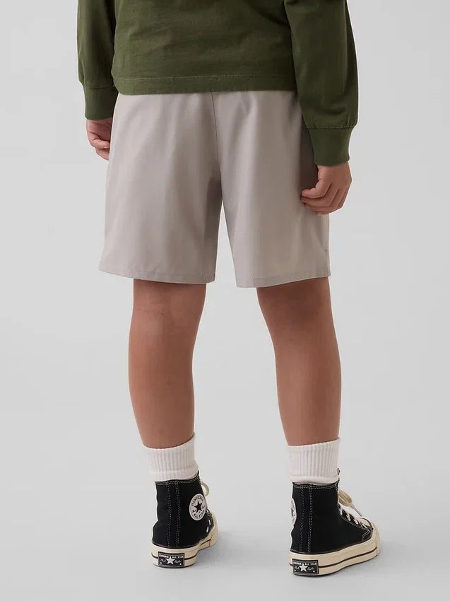 Løse, hurtigtørkende shorts for barn