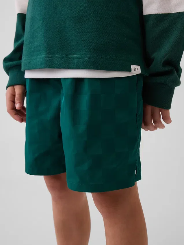 Løse, hurtigtørkende shorts for barn