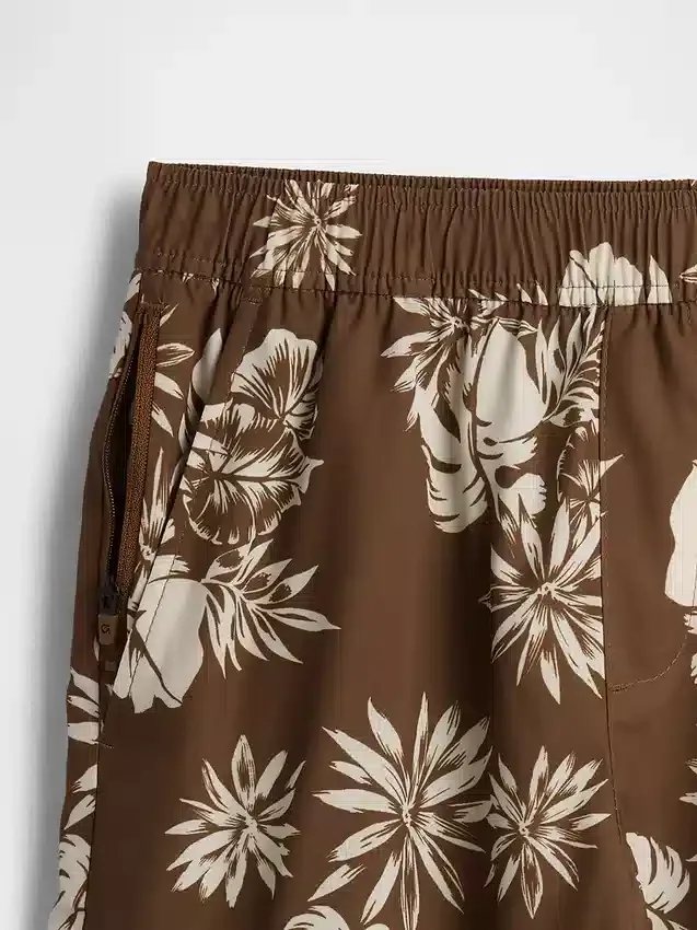 Løse, hurtigtørkende shorts for barn