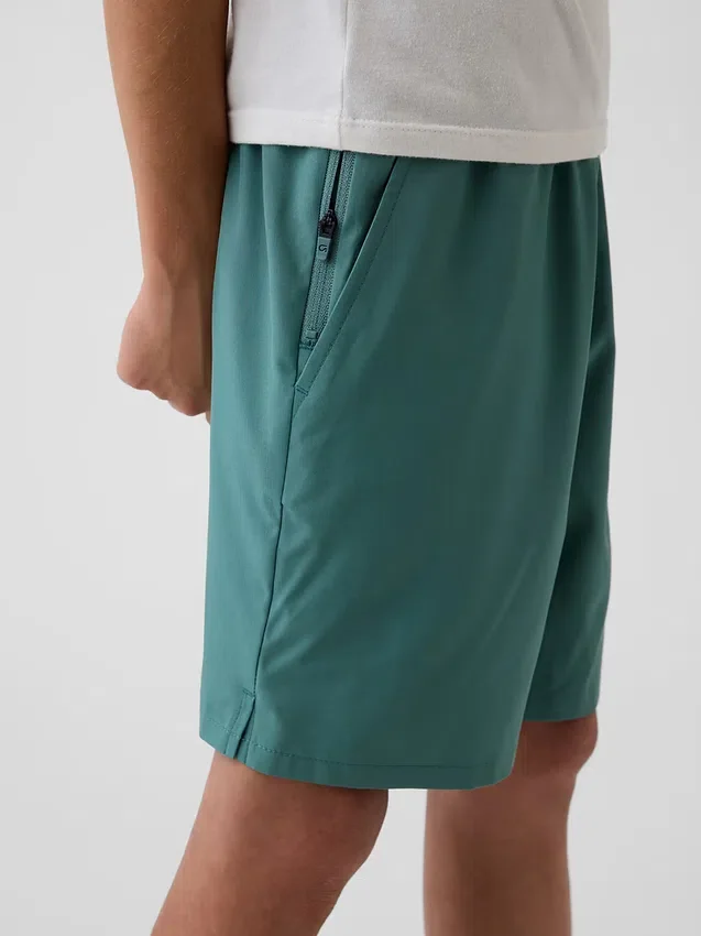 Løse, hurtigtørkende shorts for barn