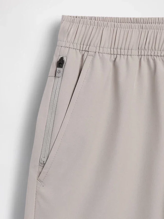 Løse, hurtigtørkende shorts for barn