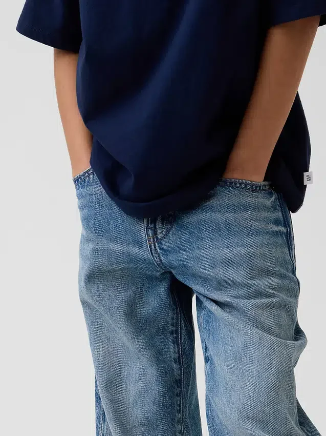 Løse jeans for barn i 90-tallsstil