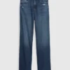 Løse jeans i 90-tallsstil