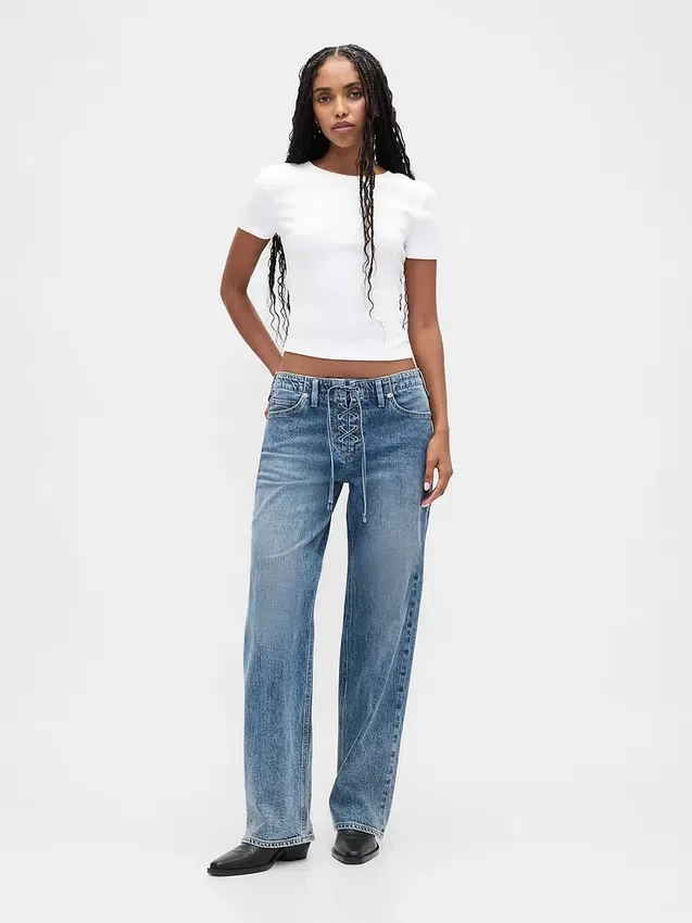 Løse jeans med lav midje og snøring i 90-tallsstil