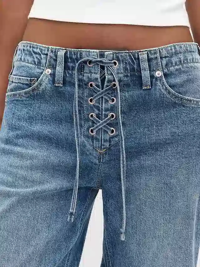 Løse jeans med lav midje og snøring i 90-tallsstil