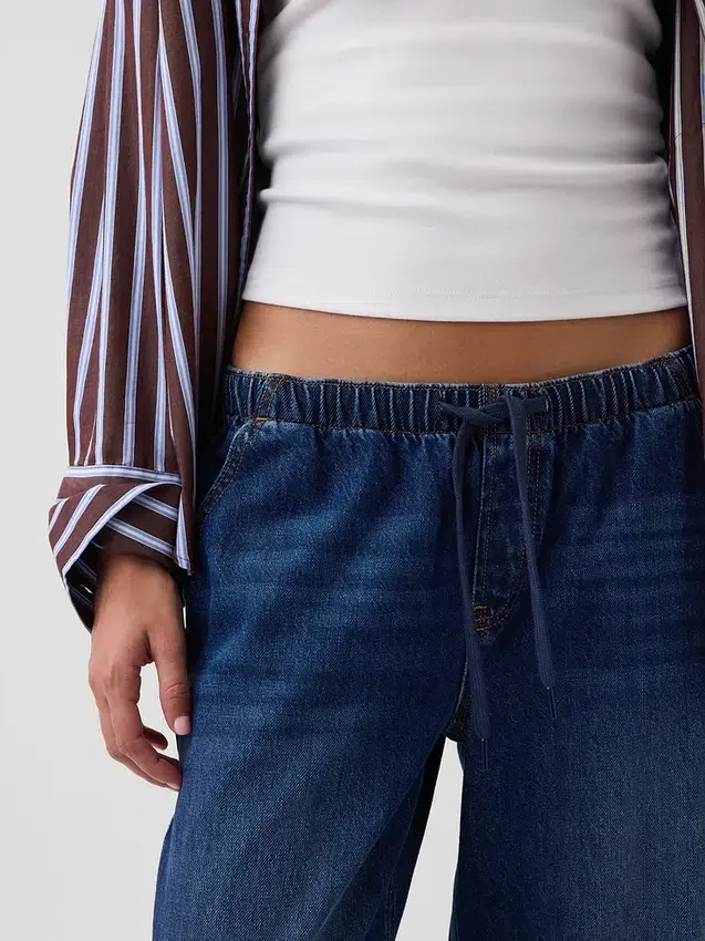 Løse, korte jeans med lav midje i 90-tallsstil