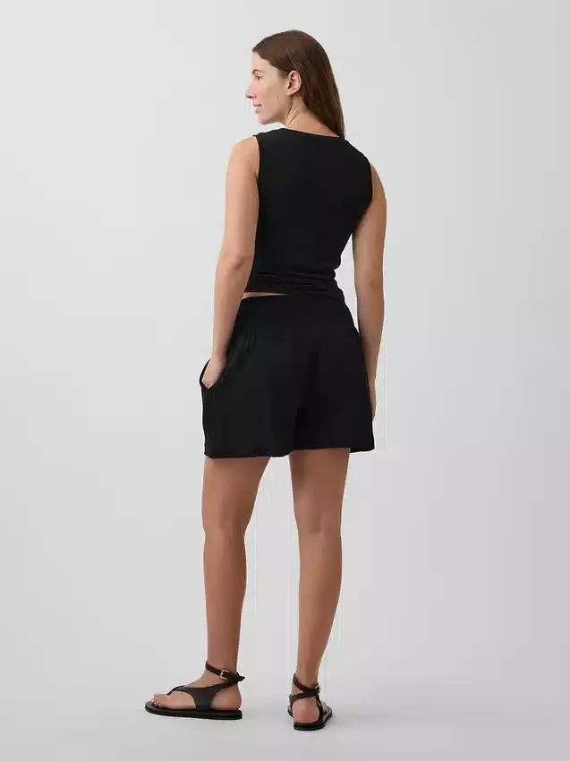 Mammaklær-shorts med lett påtrekk under magen