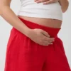 Mammaklær-shorts med lett påtrekk under magen