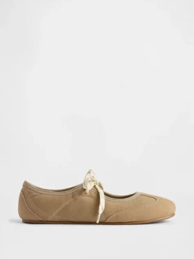 Mary Jane-joggesko for barn