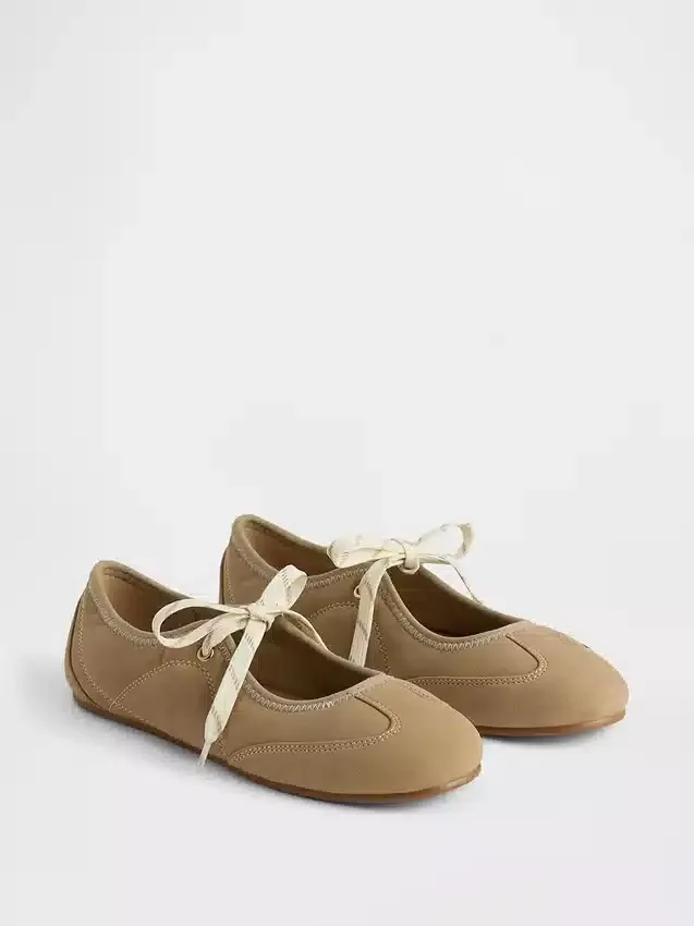 Mary Jane-joggesko for barn