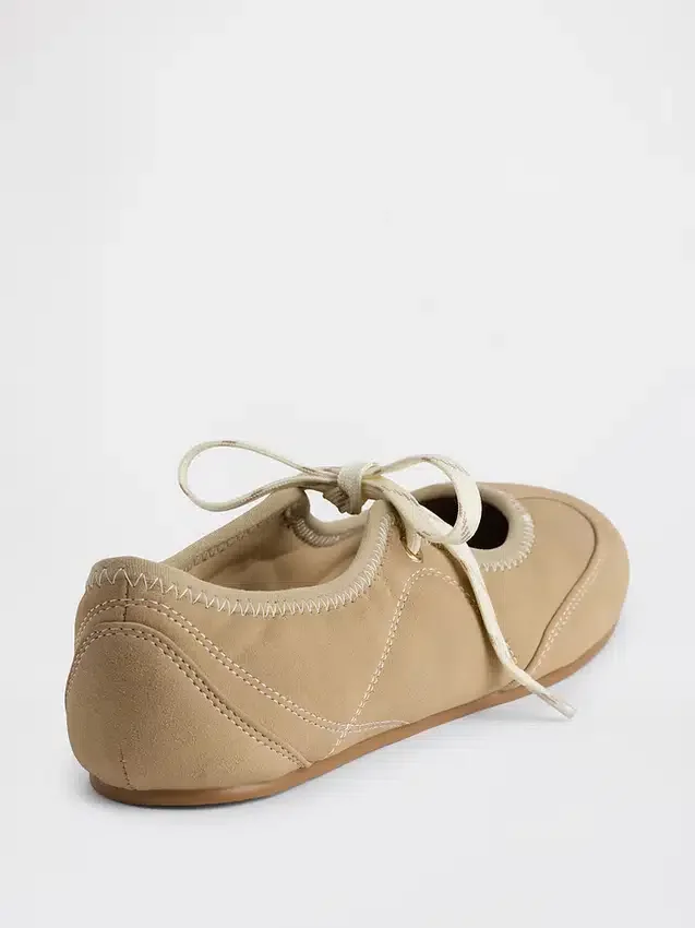 Mary Jane-joggesko for barn