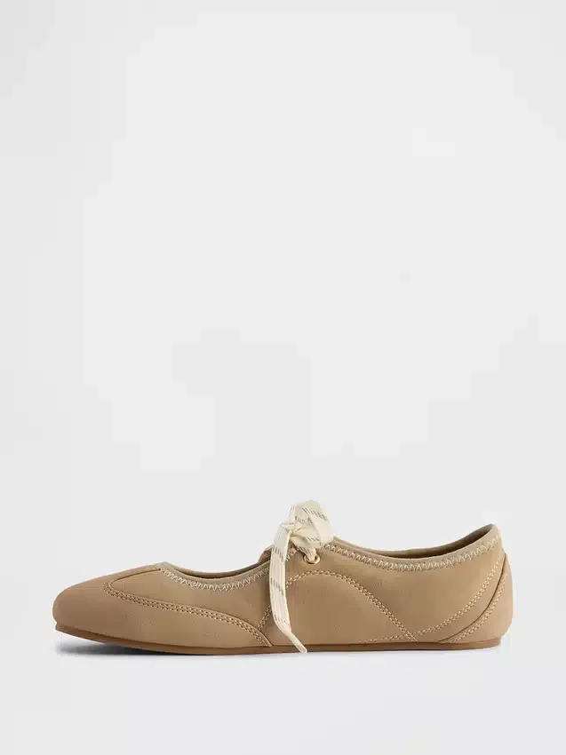 Mary Jane-joggesko for barn