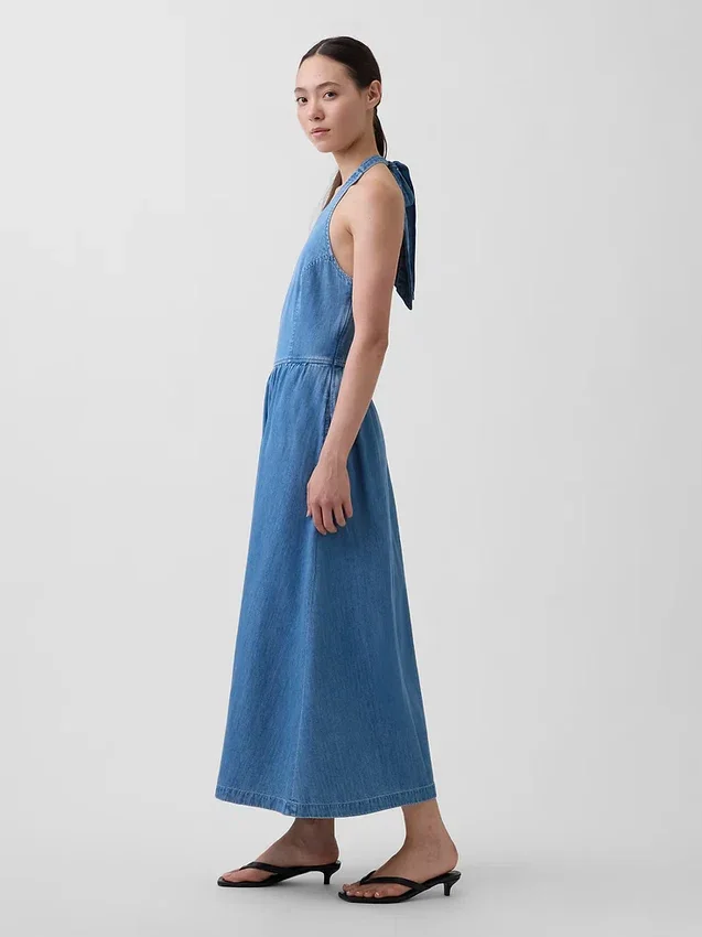 Maxikjole i denim med halterneck og bånd i ryggen