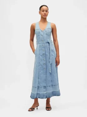 Maxikjole i denim med knapper foran og bindebelte