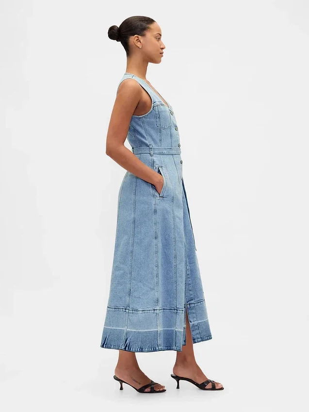 Maxikjole i denim med knapper foran og bindebelte