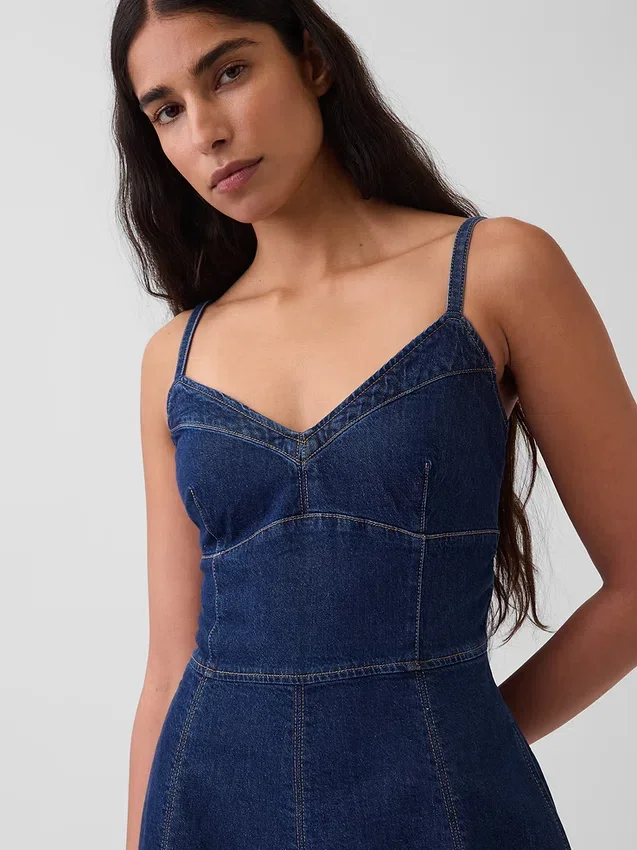 Maxikjole i denim med korsettsøm