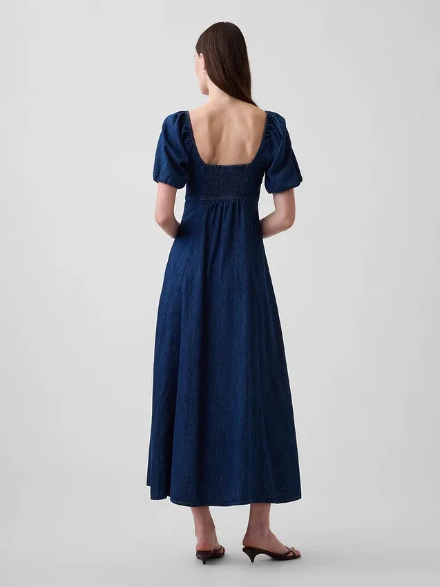 Maxikjole i denim med puffermmer og knapper foran