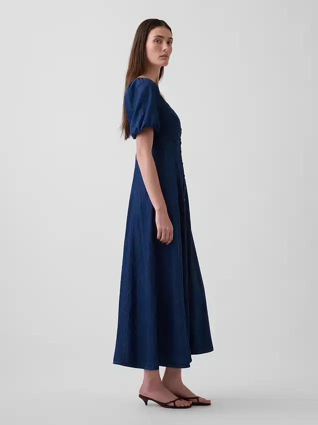 Maxikjole i denim med puffermmer og knapper foran