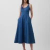 Maxikjole i denim med rund hals