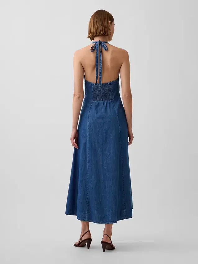 Maxikjole i denim med sømmer og halterneck