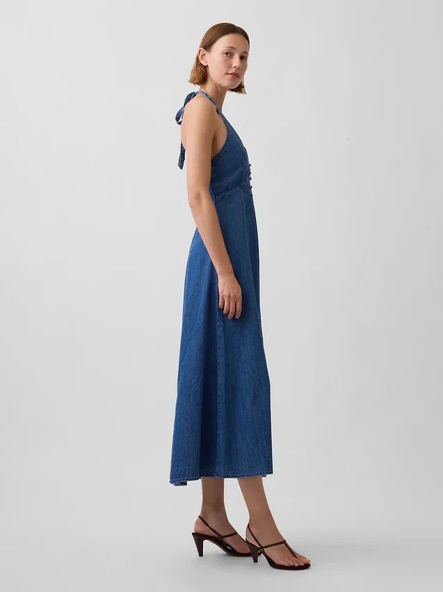 Maxikjole i denim med sømmer og halterneck