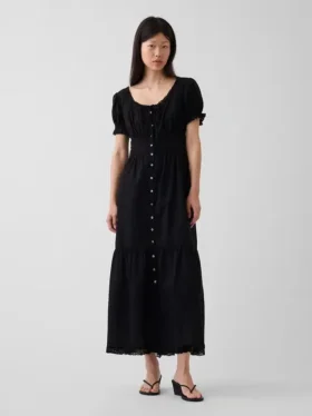 Maxikjole med rund hals, blonder og lag-på-lag-design