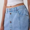 Maxiskjørt i denim med sømmer og knapper foran