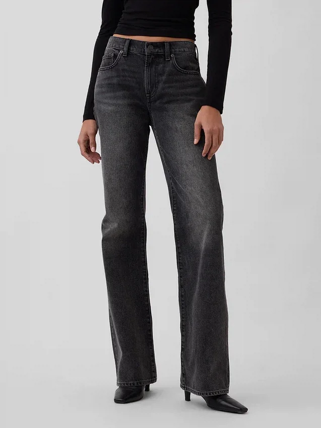 Mid Rise stive, avslappede flare-Jeans