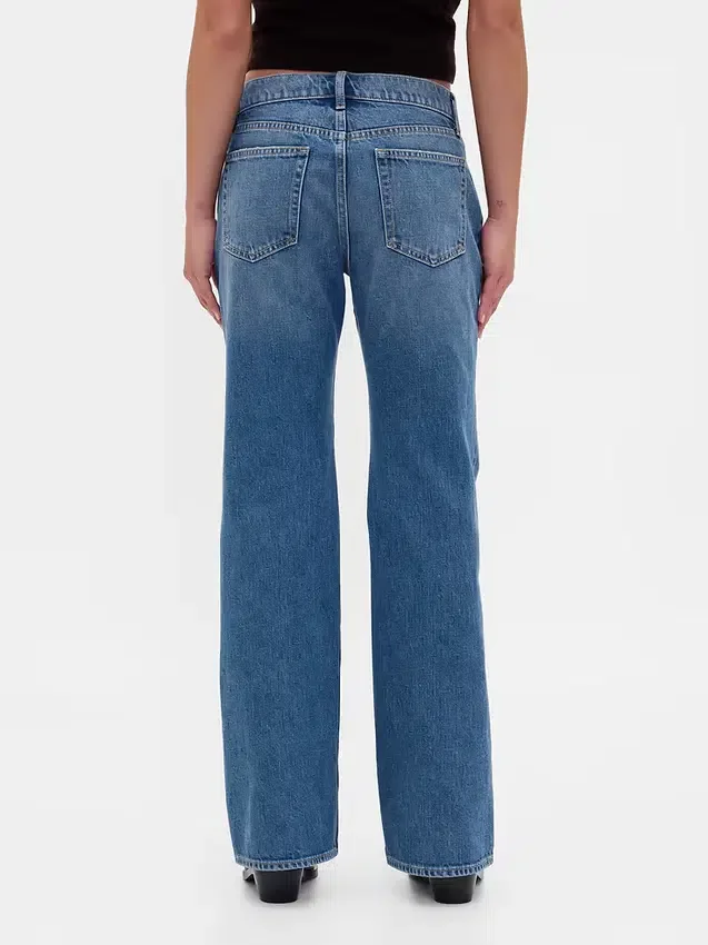 Mid Rise stive, avslappede flare-Jeans