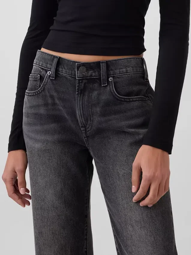 Mid Rise stive, avslappede flare-Jeans