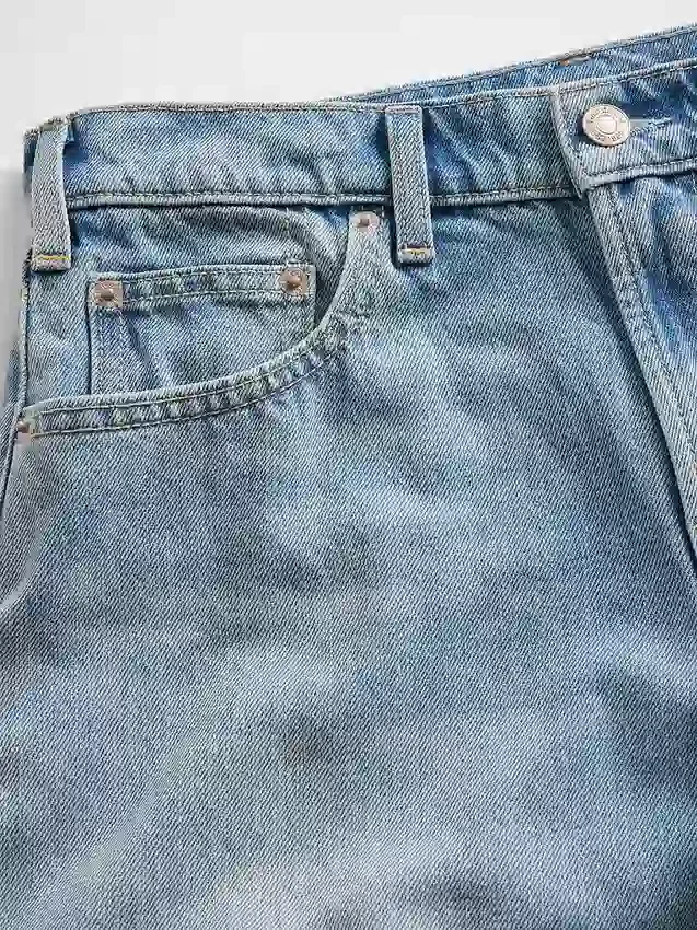 Mid Rise stive, avslappede flare-Jeans