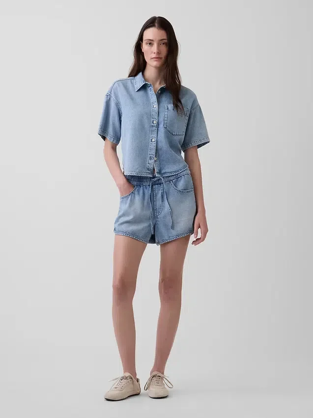 Mid Rise Ultrasoft Denim Easy Dolphin-Shorts