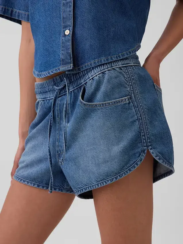 Mid Rise Ultrasoft Denim Easy Dolphin-Shorts