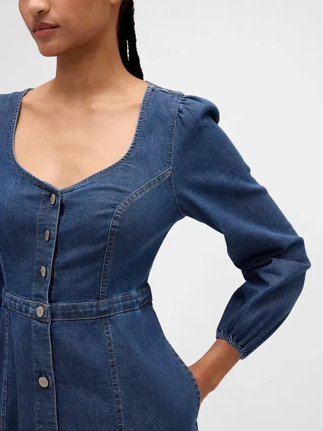 Midi-kjole i denim med hjerteutskjæring