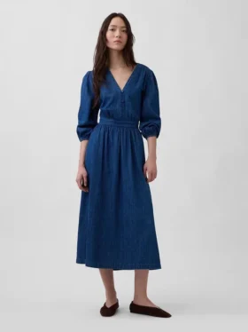Midi-kjole i denim med lappet midje