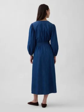 Midi-kjole i denim med lappet midje