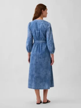 Midi-kjole i denim med lappet midje