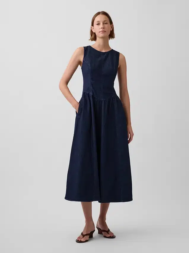 Midi-kjole i denim med lav midje