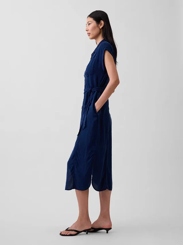 Midi-kjole i denim med snøring i livet