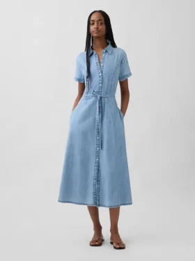 Midi-skjortekjole i denim med snøring i livet
