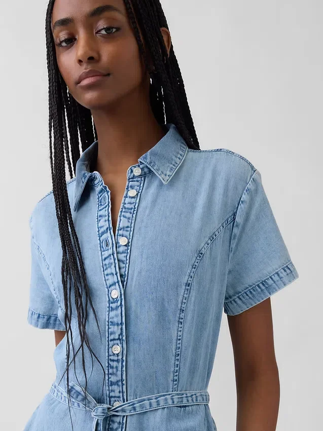 Midi-skjortekjole i denim med snøring i livet