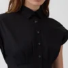 Midi-skjortekjole i poplin med innsvingt midje