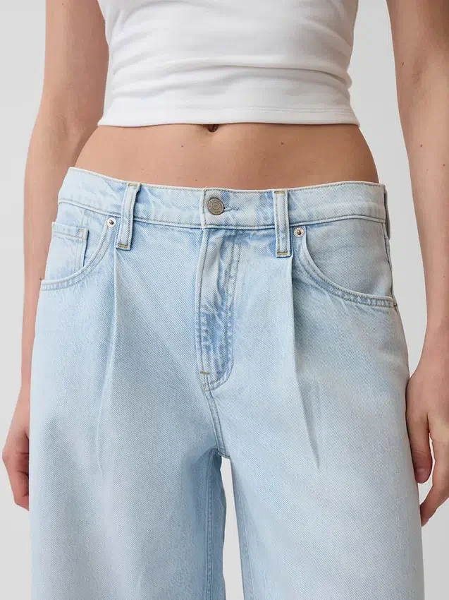 Midt høye, ultramyke, plisserte baggy-Jeans