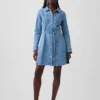 Mini-kjole i denim med knapper foran