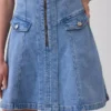 Mini-kjole i denim med sømmer og glidelås foran