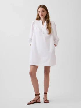 Mini-kjole i poplin med Henley-hals