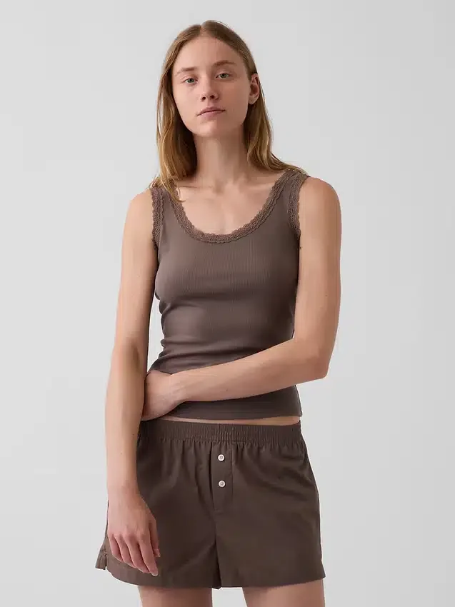 Mini ribbet pyjamas-tanktop med blonderkant