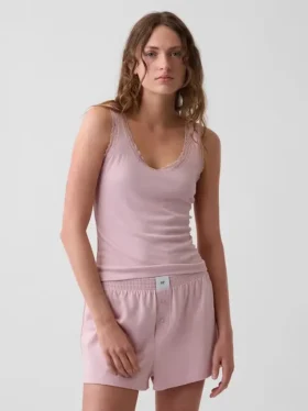 Mini ribbet pyjamas-tanktop med blonderkant