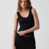 Mini ribbet pyjamas-tanktop med blonderkant