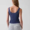 Mini ribbet pyjamas-tanktop med blonderkant